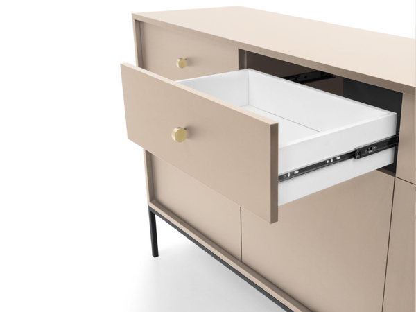Kommode mit Türen sowie Schubladen mit Schwarz Metallbeinen 154 cm Amor Beige
