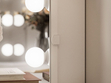 Schminktisch im Glamour-Stil mit schwarzen Beinen, Kristallgriffen und LED-Beleuchtung Olivine Elite Weiß Hochglanz