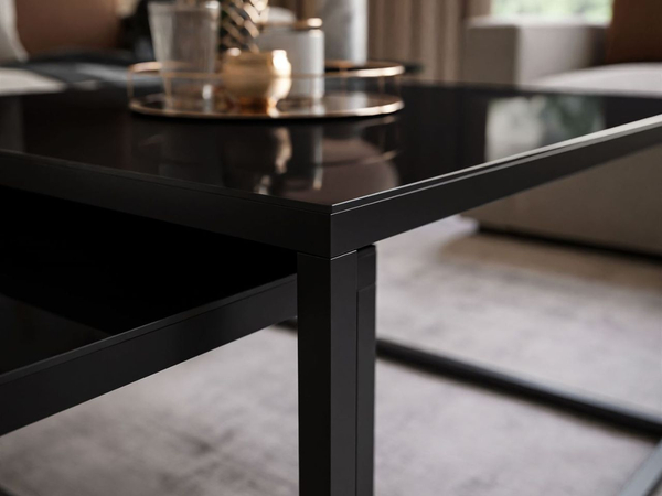 Couchtisch auf schwarzem Gestell mit Glasplatte Asumi Schwarz 35x41