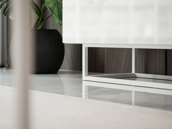 TV-Lowboard mit Türen auf Weißen Metallgestell 150 cm Nodoo Weiß Hochglanz