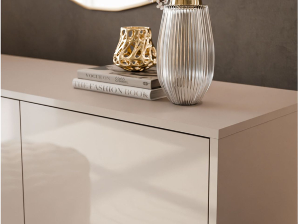 Dreitürige Kommode 154 cm Glamour-Stil auf schwarzfarbenen Metallbeinen Vivance Kaschmirglanz
