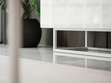 TV-Lowboard mit Türen auf Weißen Metallgestell 150 cm Nodoo Weiß Hochglanz 